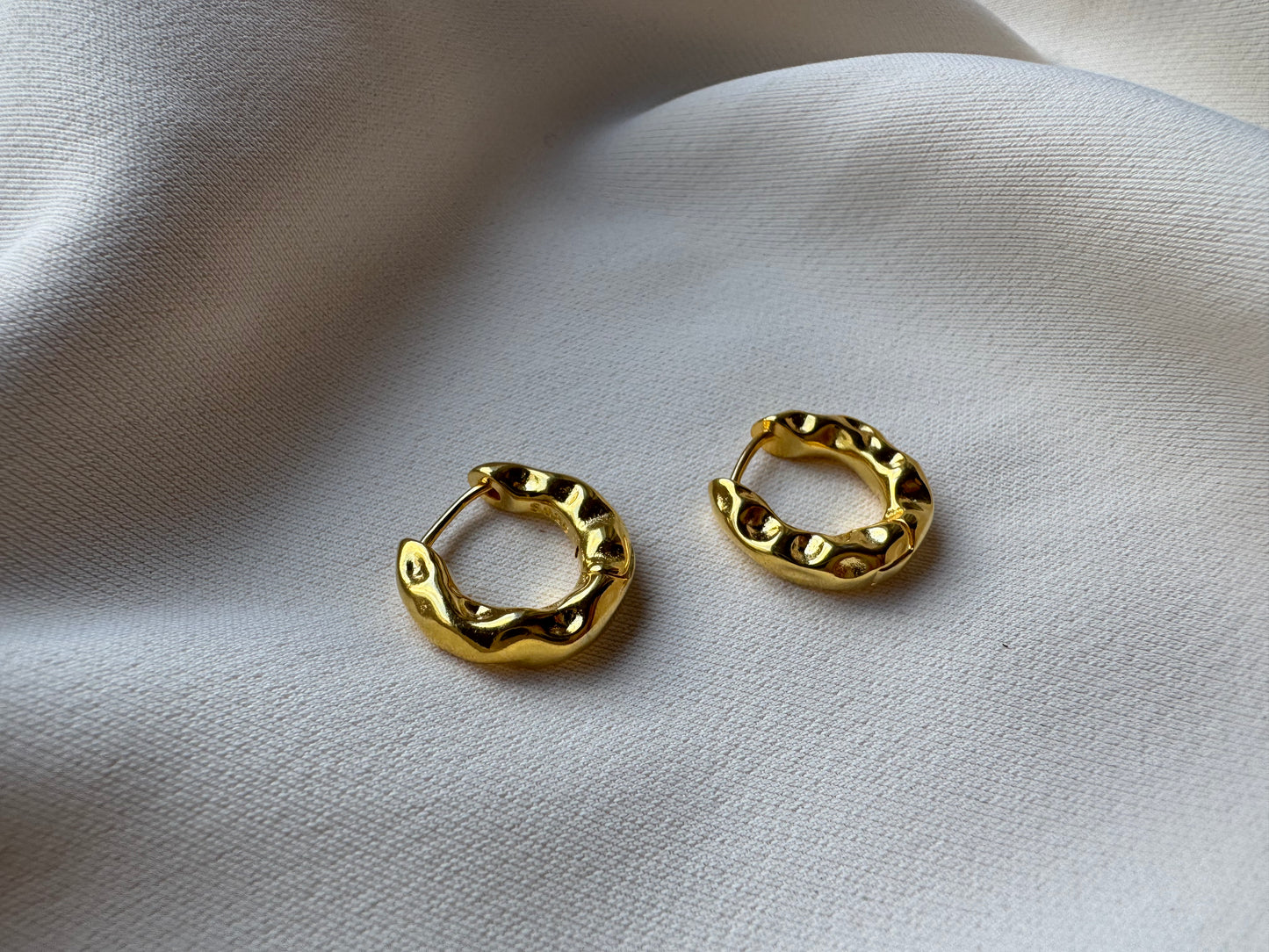 Hammered Hoops Golden