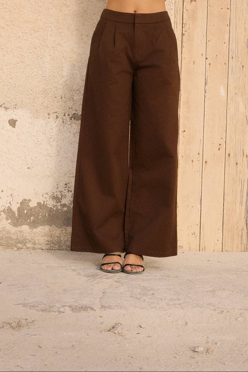 Pleated tapered trousers