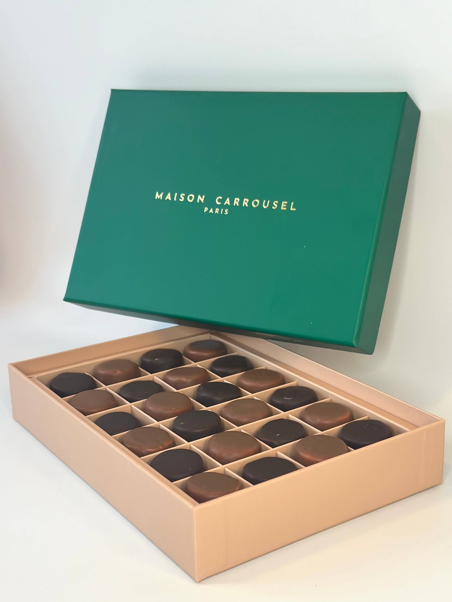 24 Small chocolate-covered marshmallow vanilla delights (Copi