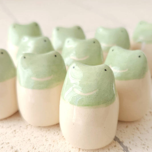 Amulet Little Frog of Adventures (5 languages)