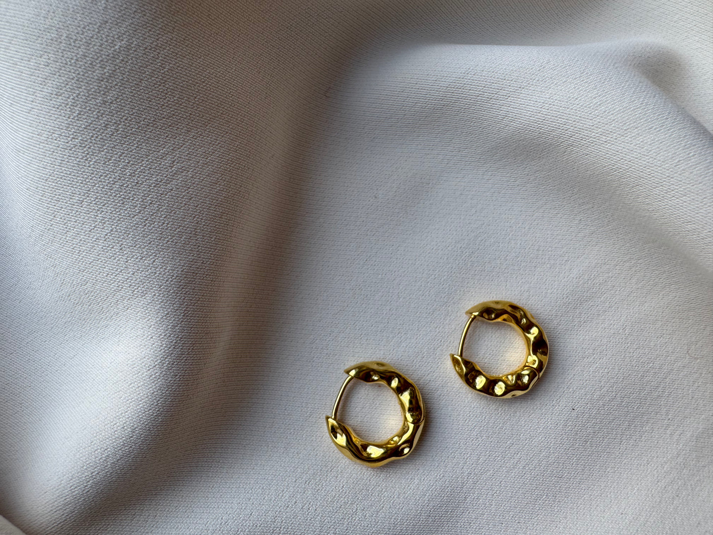 Hammered Hoops Golden