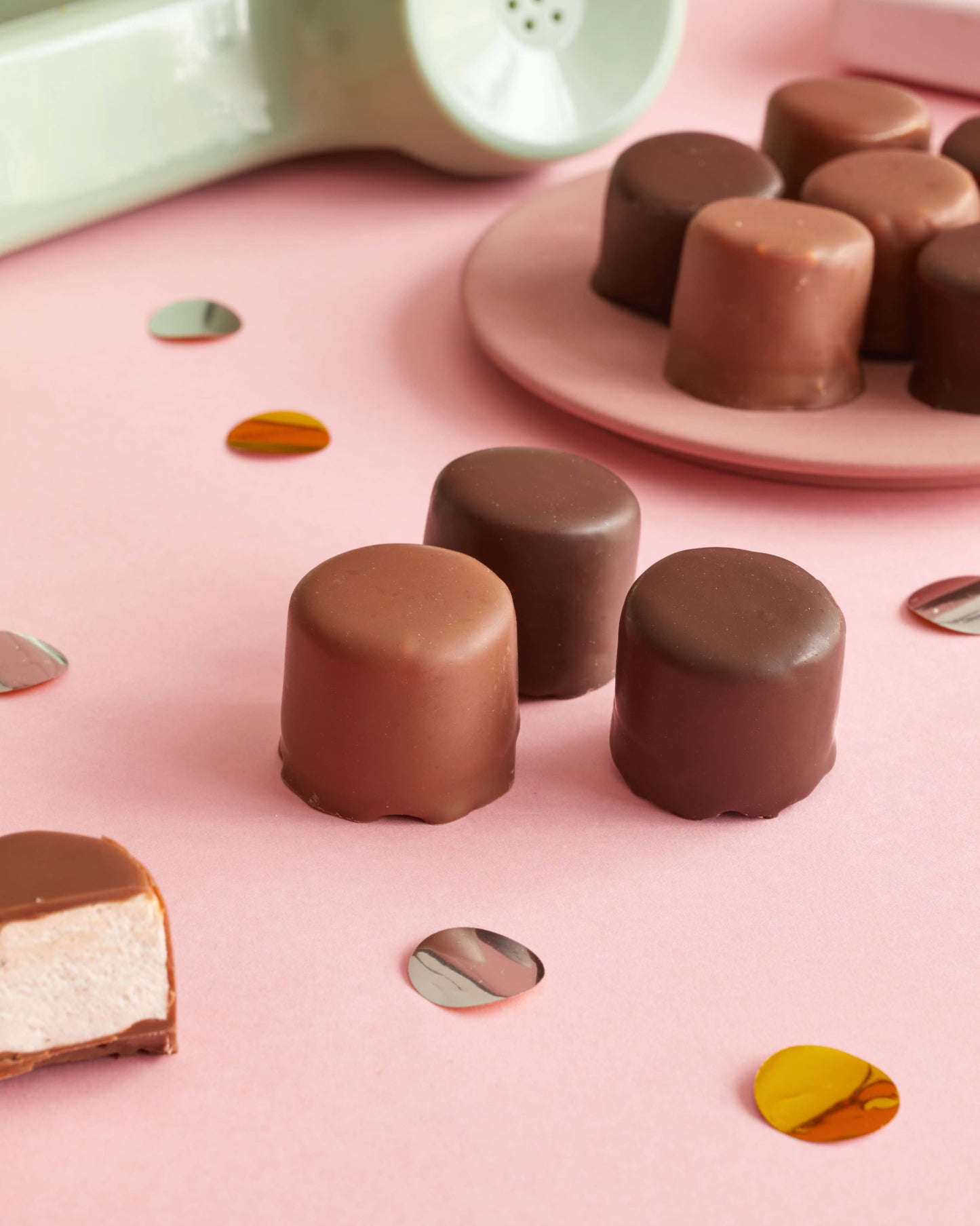 24 Small chocolate-covered marshmallow vanilla delights (Copi