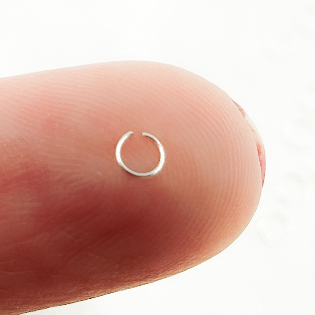 MFT030DE28. 3MM 28Gauge White Sterling Silver Open Jump Ring